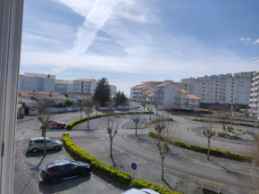 Appartement rénové 4 pers, 200m plage, proche commerces, balcon, parking, animaux admis - FR-1-323-443